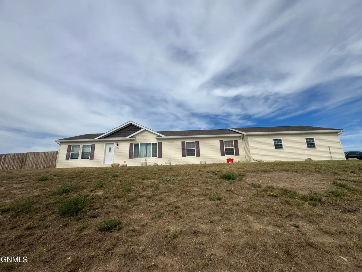 12201 Mckenzie View Drive, Watford City, ND 58854 - #1