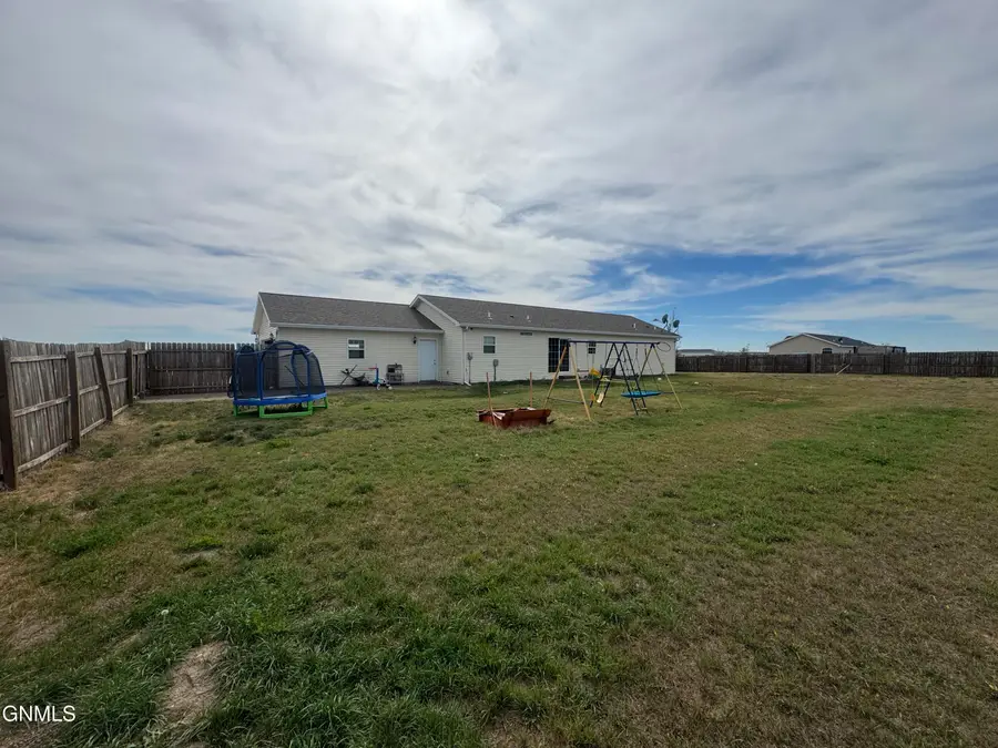 12201 Mckenzie View Drive, Watford City, ND 58854 - #3