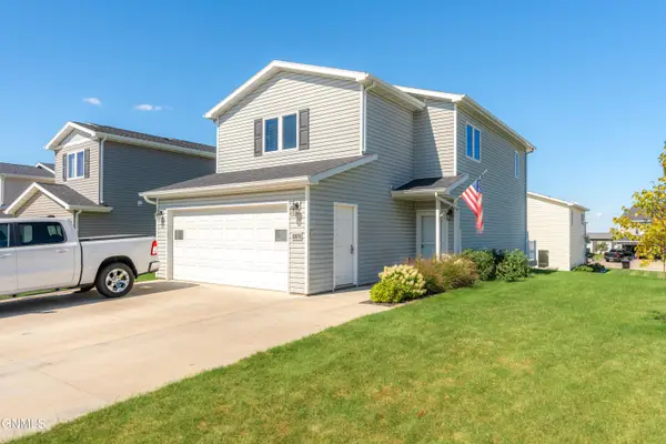 6970 Majestic Loop, Bismarck, ND 58504