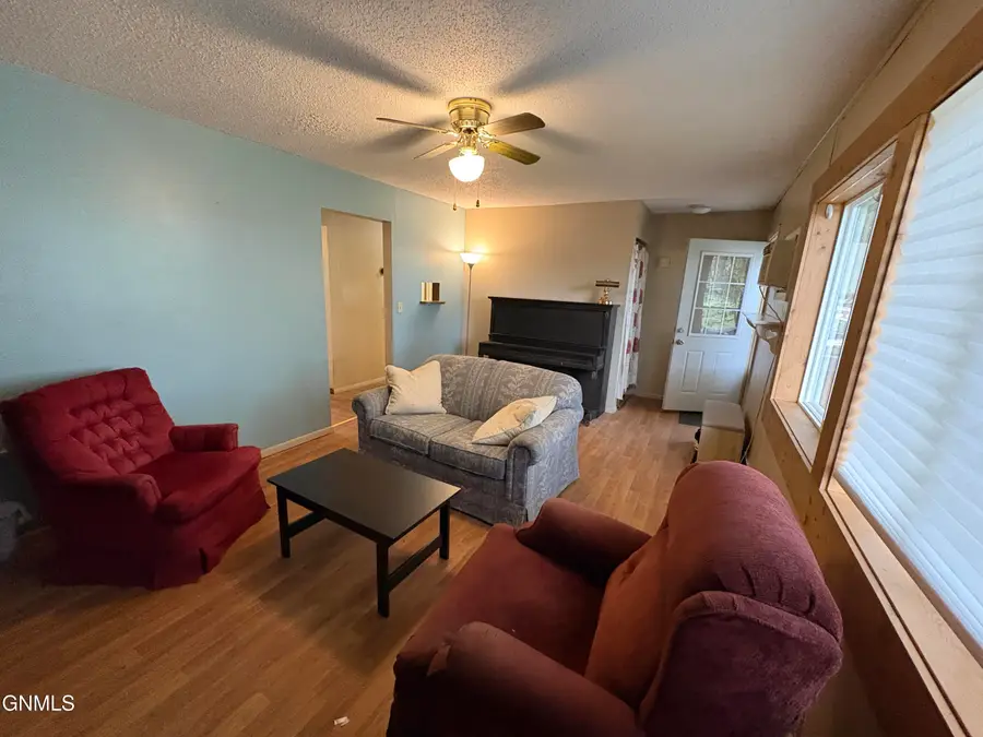 212 2nd Avenue Sw, Ellendale, ND 58436 - #2