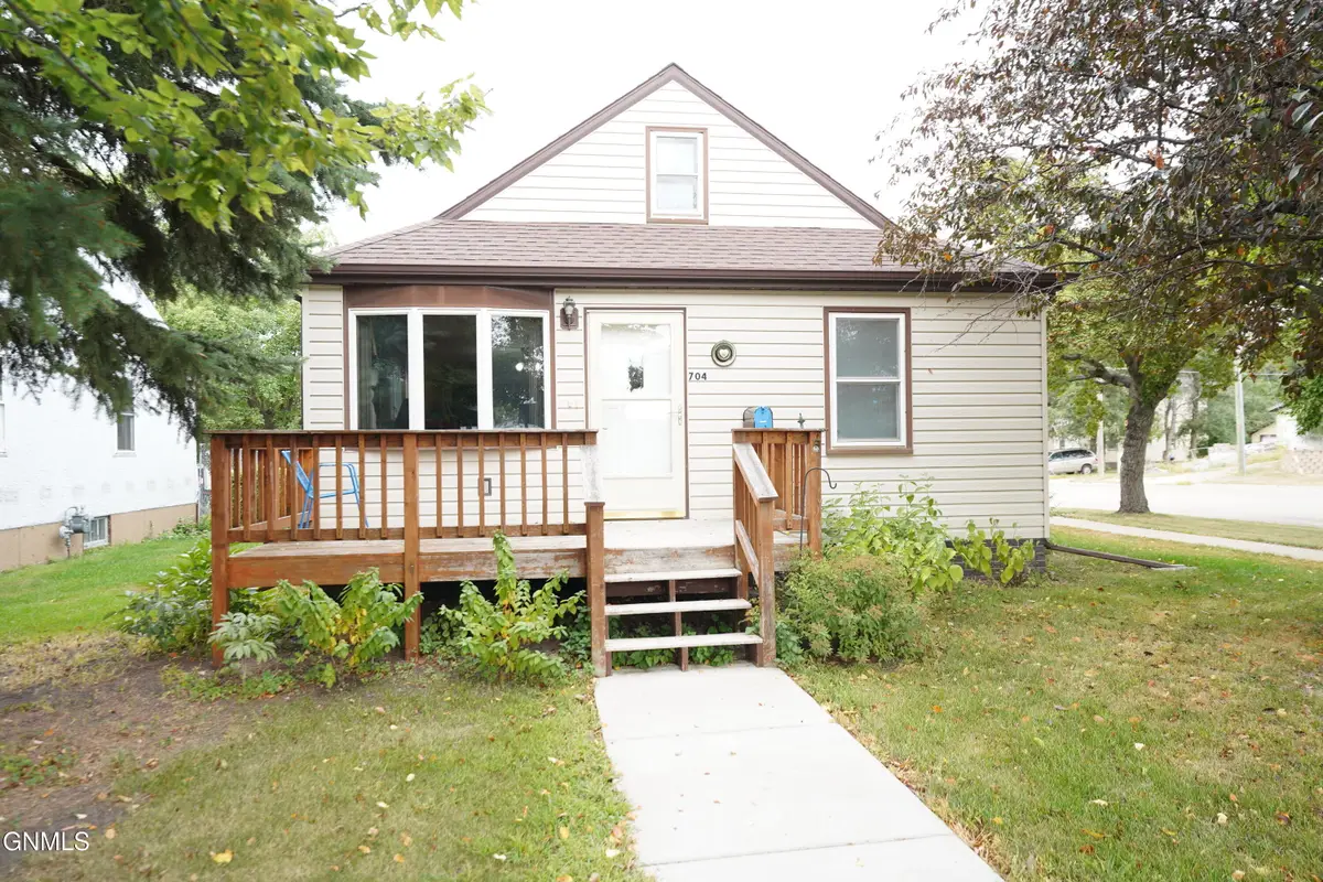 704 2nd Avenue Sw, Jamestown, ND 58401 - #1