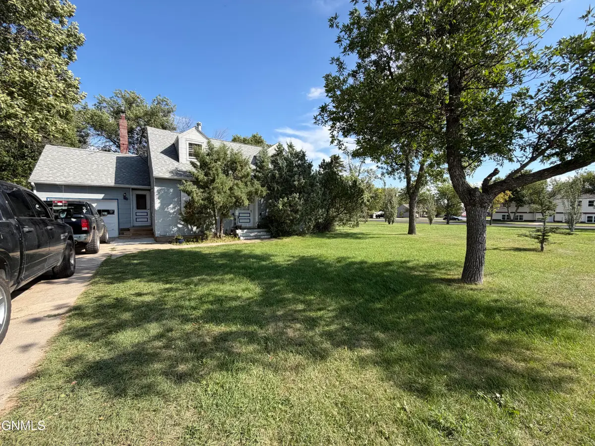 707 1st Street Sw, Crosby, ND 58730 - #1