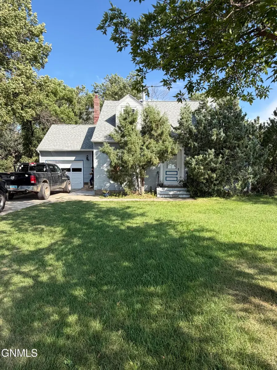 707 1st Street Sw, Crosby, ND 58730 - #2
