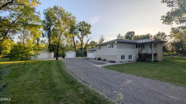 365 Glenwood Drive, Bismarck, ND 58504