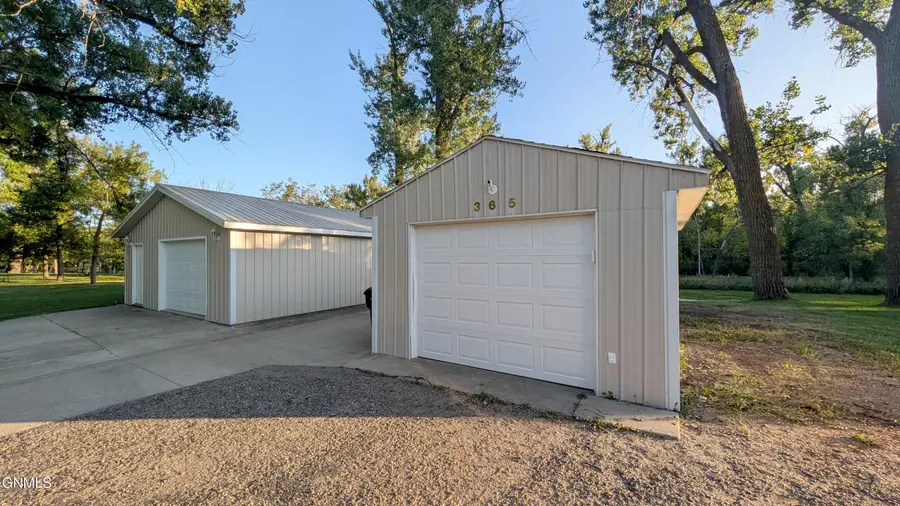 365 Glenwood Drive, Bismarck, ND 58504 - #2