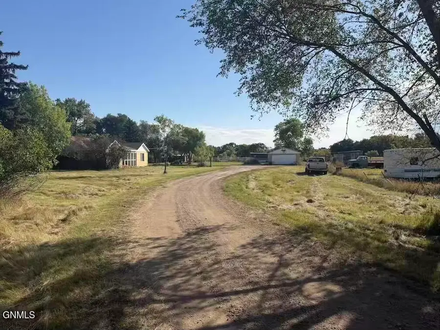 8801 Apple Creek Road, Bismarck, ND 58504 - #2