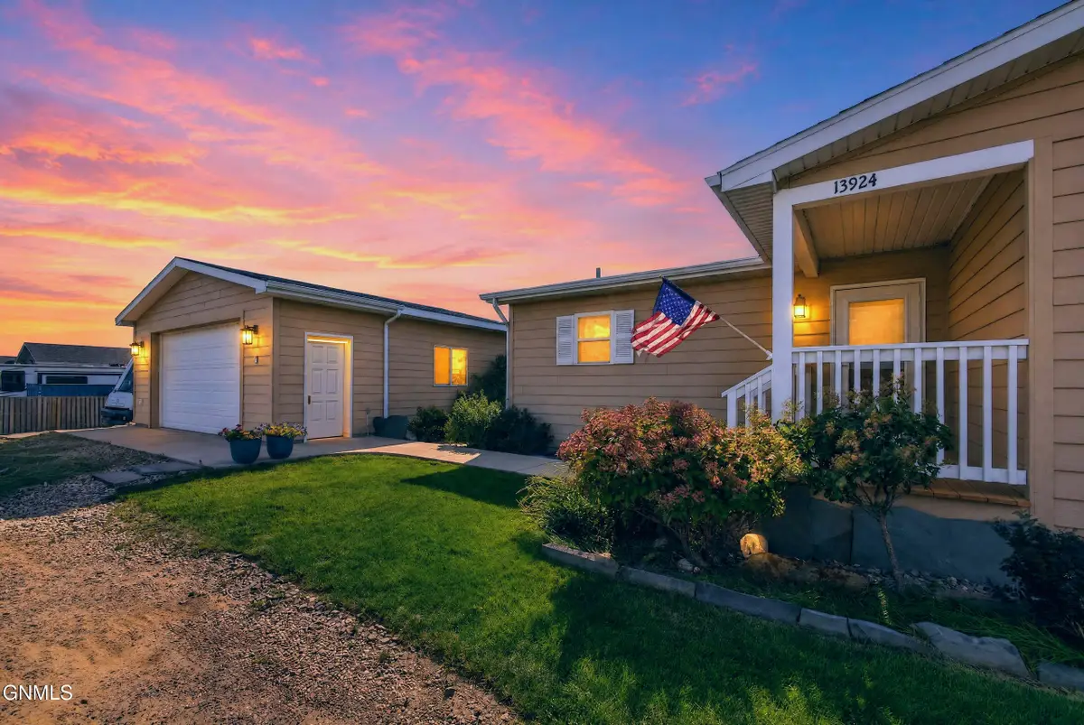 13924 Bergstrom Drive, Williston, ND 58801 - #1