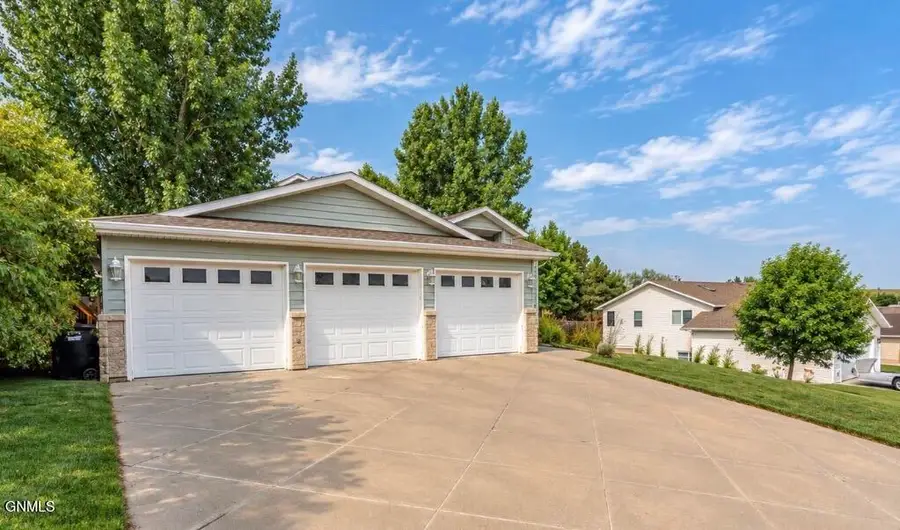 910 Mahone Avenue, Bismarck, ND 58503 - #2
