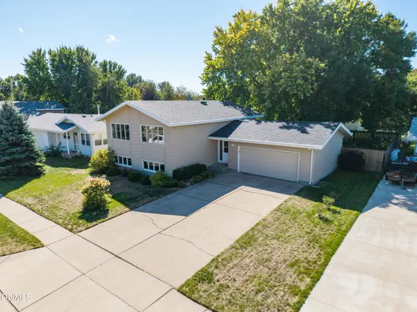 1606 Columbia Drive, Bismarck, ND 58504