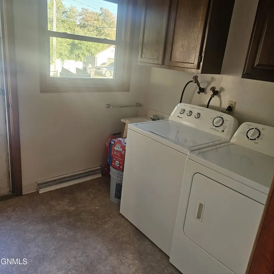 1438 4th Avenue Nw, Jamestown, ND 58401 - #3