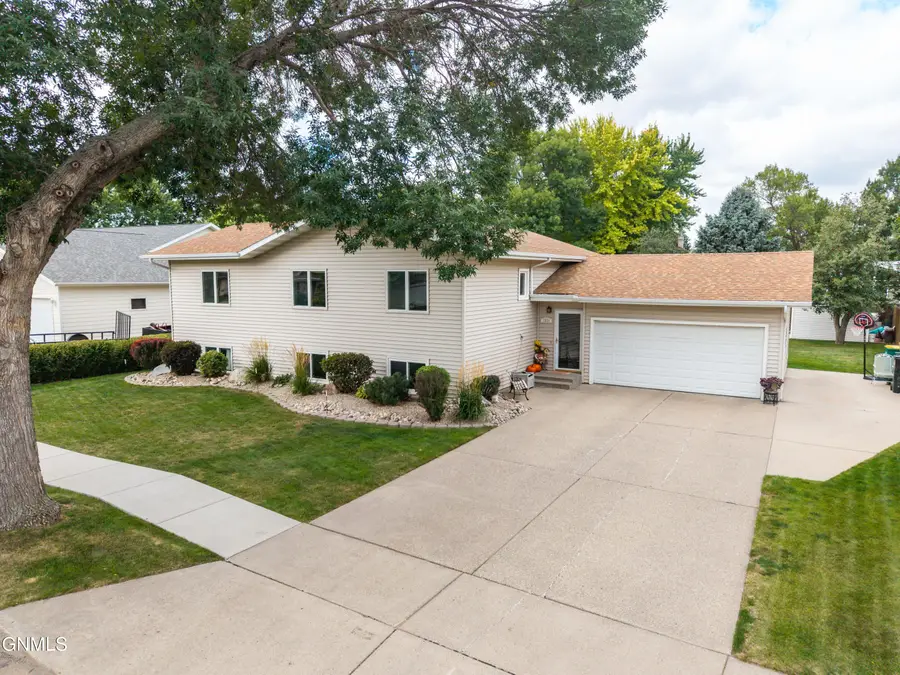 1524 Omaha Drive, Bismarck, ND 58504 - #2