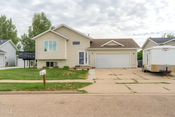 3008 Belgian Bend Se, Mandan, ND 58554