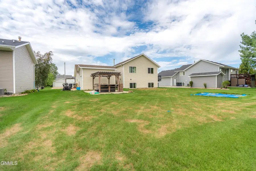 3008 Belgian Bend Se, Mandan, ND 58554 - #3