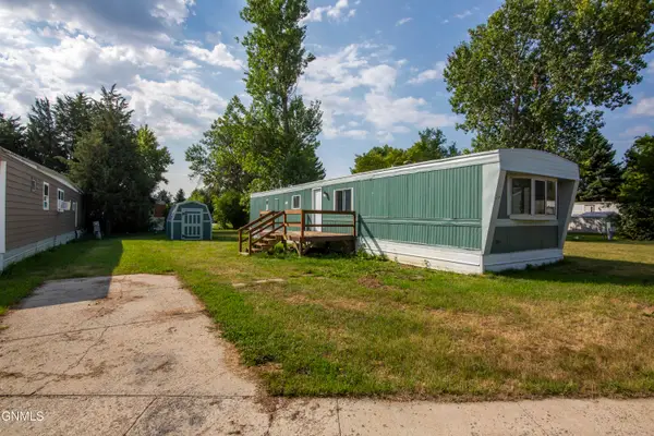 1201 Pioneer Trail, Mandan, ND 58554