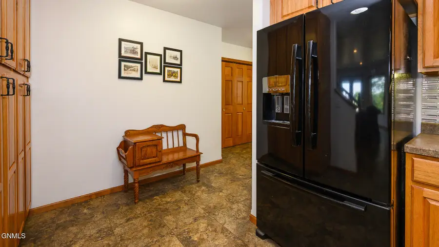 511 6th Avenue, Washburn, ND 58577 - #3
