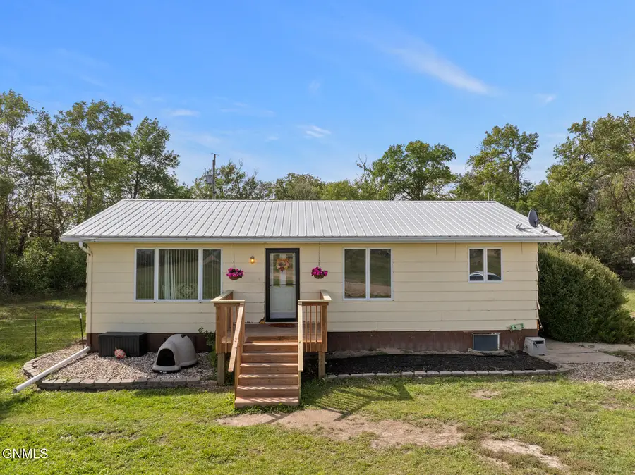 6147 101st Avenue Nw, White Earth, ND 58794 - #3