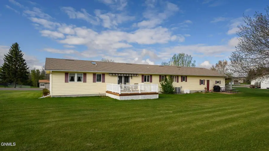 1140 Chestnut Drive, Washburn, ND 58577 - #2