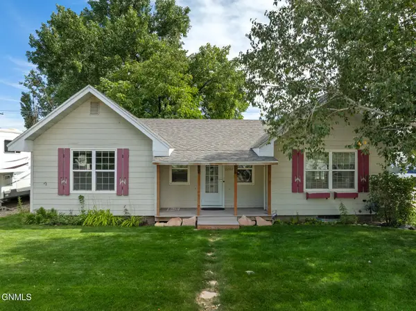 2202 University Avenue, Williston, ND 58801