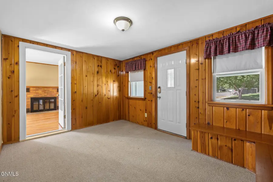 2202 University Avenue, Williston, ND 58801 - #3