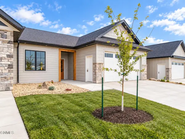 5619 Marble Point, Bismarck, ND 58503
