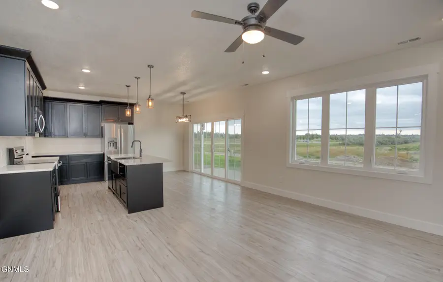 507 46th Street E, Williston, ND 58801 - #3