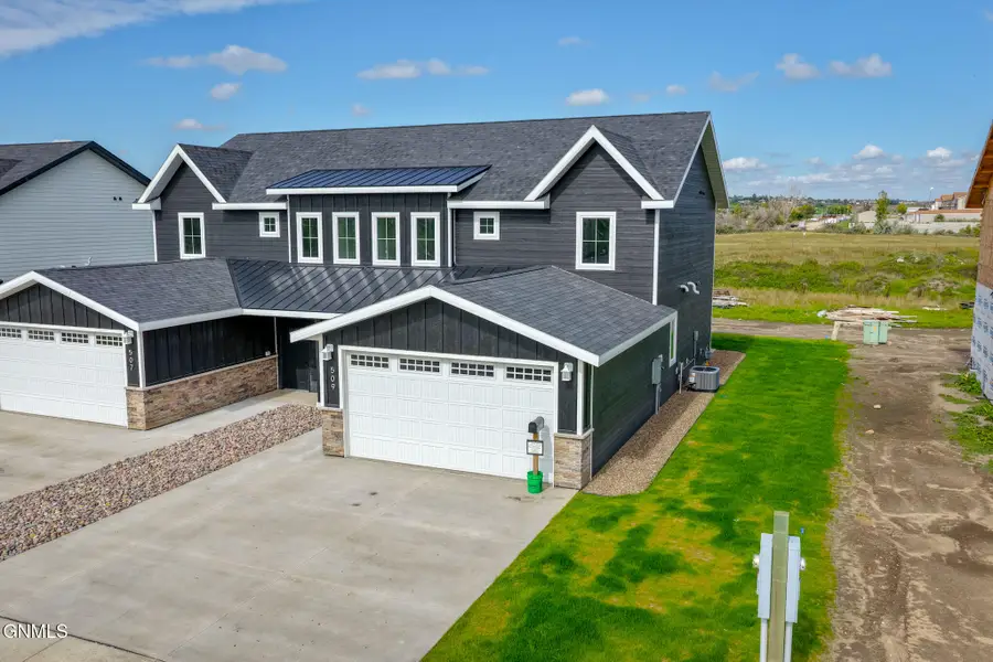 509 46th Street E, Williston, ND 58801 - #2