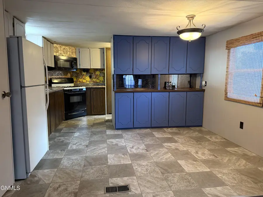 100 3rd Street Sw #D72, Mandan, ND 58554 - #2