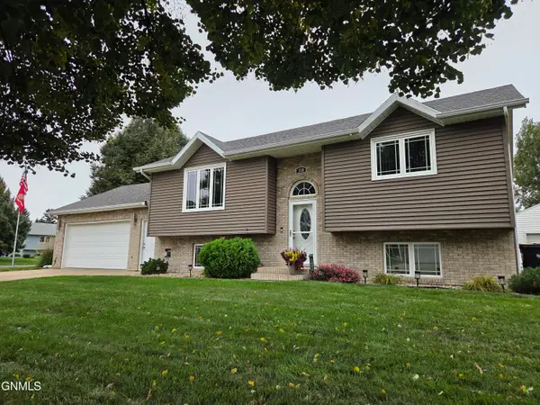 1718 Billings Drive, Bismarck, ND 58504