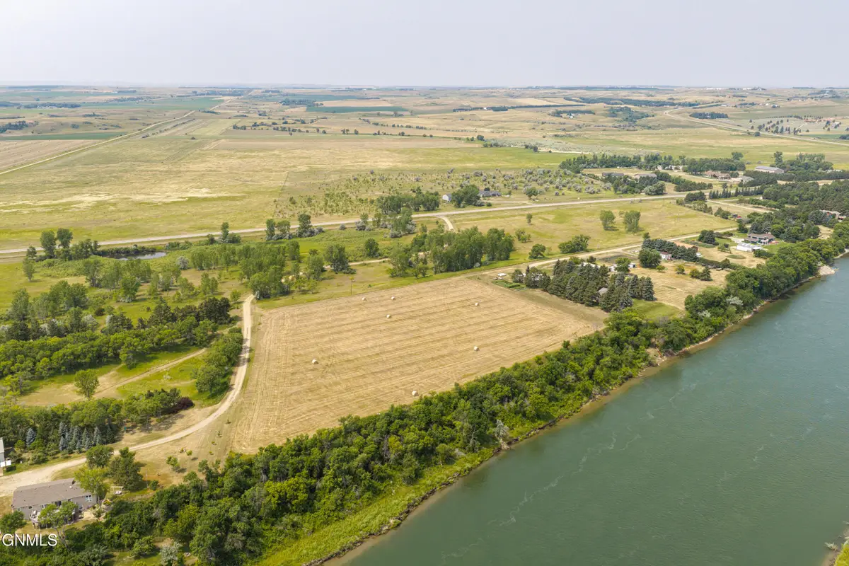 4670 Tomahawk Trail S, Mandan, ND 58554 - #1