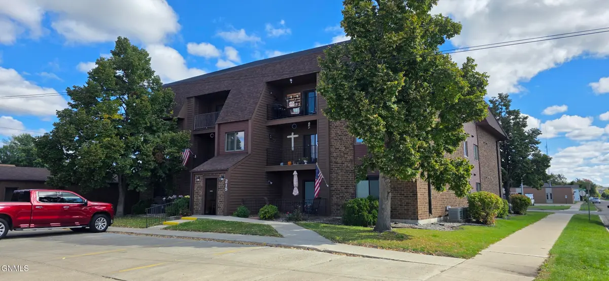 215 3rd Avenue Ne #11, Valley City, ND 58072 - #1