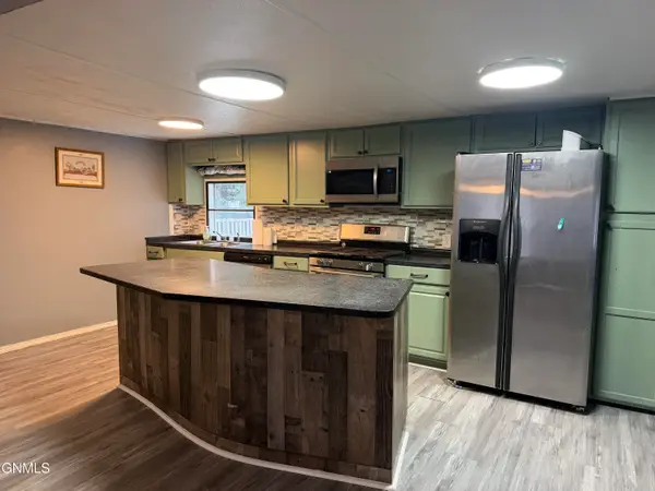 4138 Arlington Drive, Bismarck, ND 58503