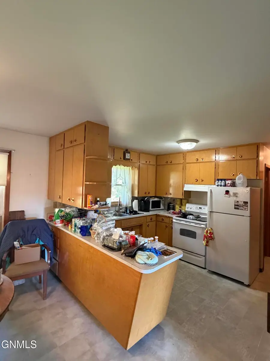 207 3rd Avenue Se, Crosby, ND 58730 - #2