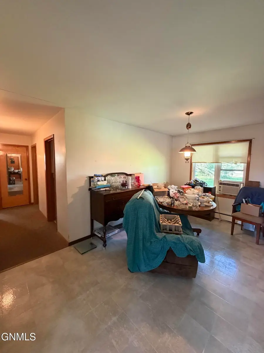 207 3rd Avenue Se, Crosby, ND 58730 - #3