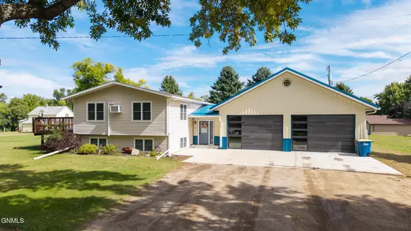 612 7th Street, Edgeley, ND 58433