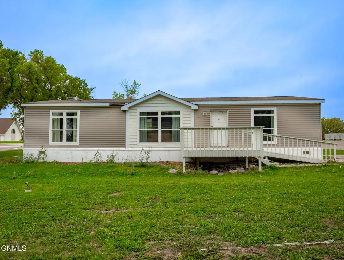 805 27th Street W, Williston, ND 58801 - #1