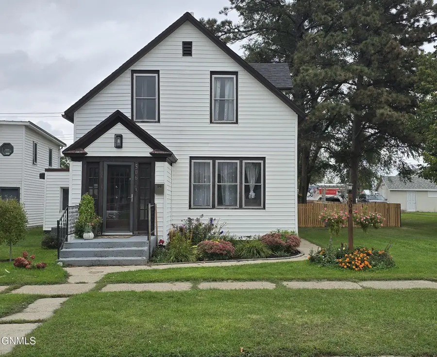 506 3rd Avenue Nw, Jamestown, ND 58401 - #2