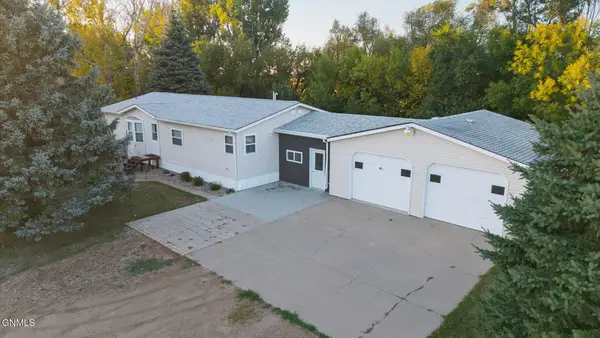 8377 41st Street Se, Jamestown, ND 58401