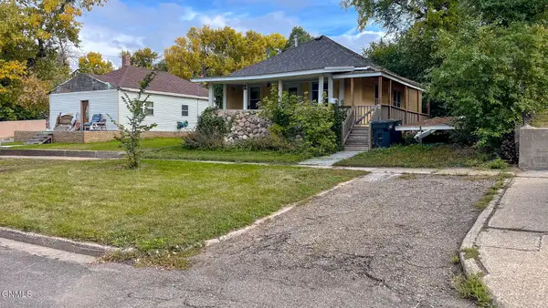 708 5th Avenue Nw, Mandan, ND 58554