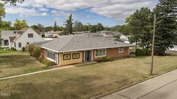 301 4th Avenue Ne, Hazen, ND 58545