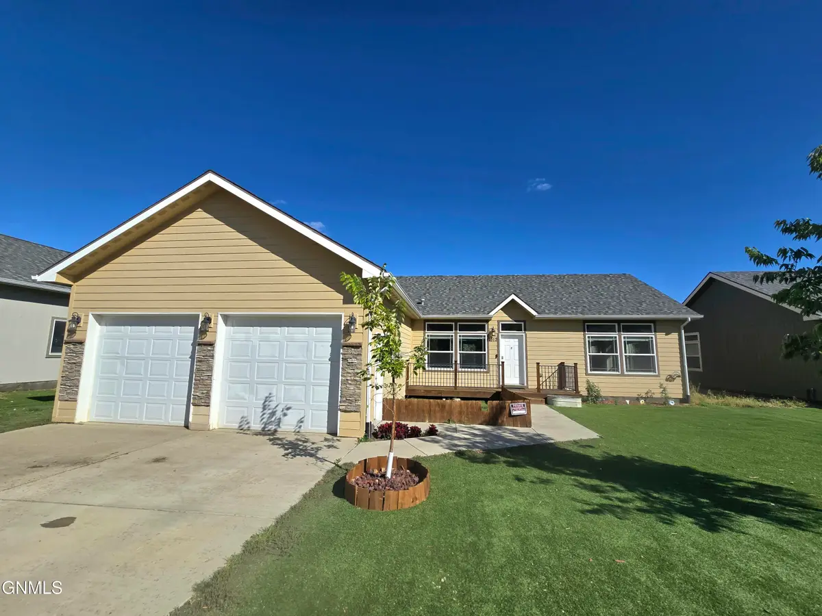 1312 E Pheasant Ridge Street, Watford City, ND 58854 - #1