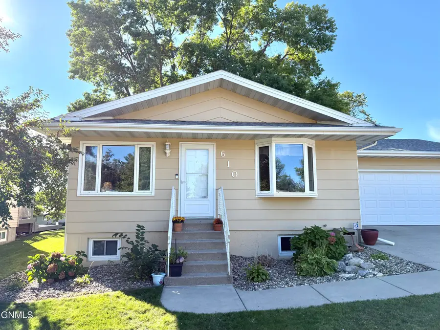 610 N 25th Street, Bismarck, ND 58501 - #2