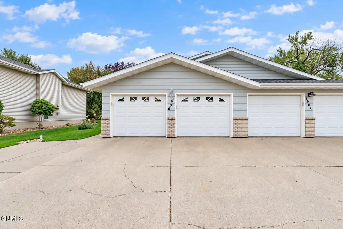 2906 46th Avenue Se, Mandan, ND 58554 - #1