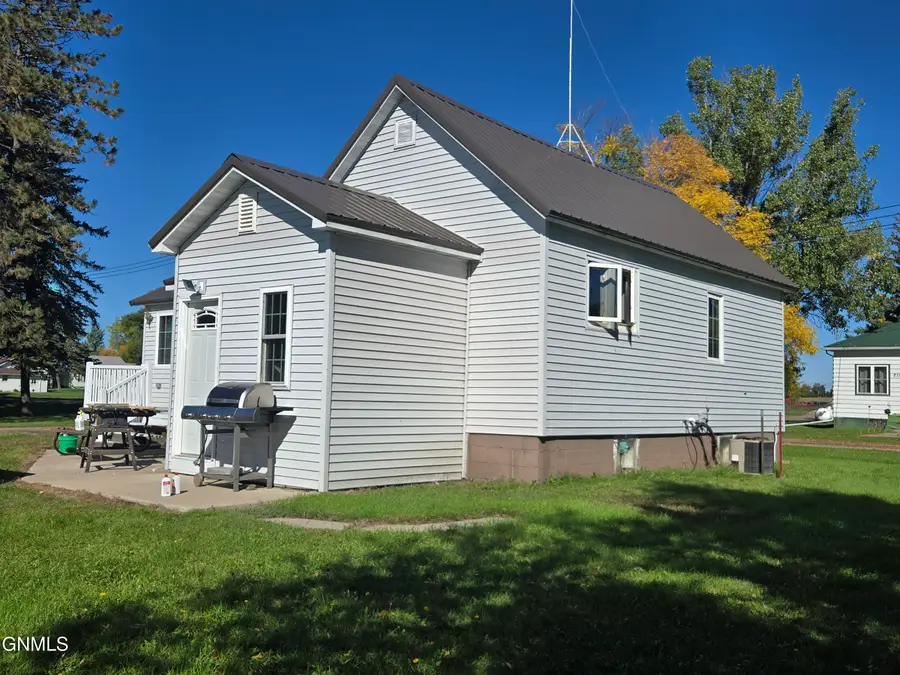 206 3rd Street, Zeeland, ND 58581 - #2