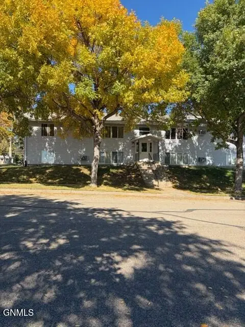 2504 Thayer Avenue E, Bismarck, ND 58501