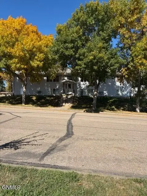 2504 Thayer Avenue E, Bismarck, ND 58501 - #3