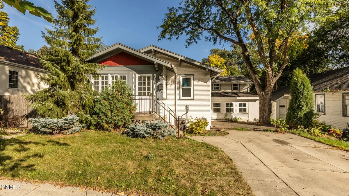 420 W Thayer Avenue, Bismarck, ND 58501 - #1