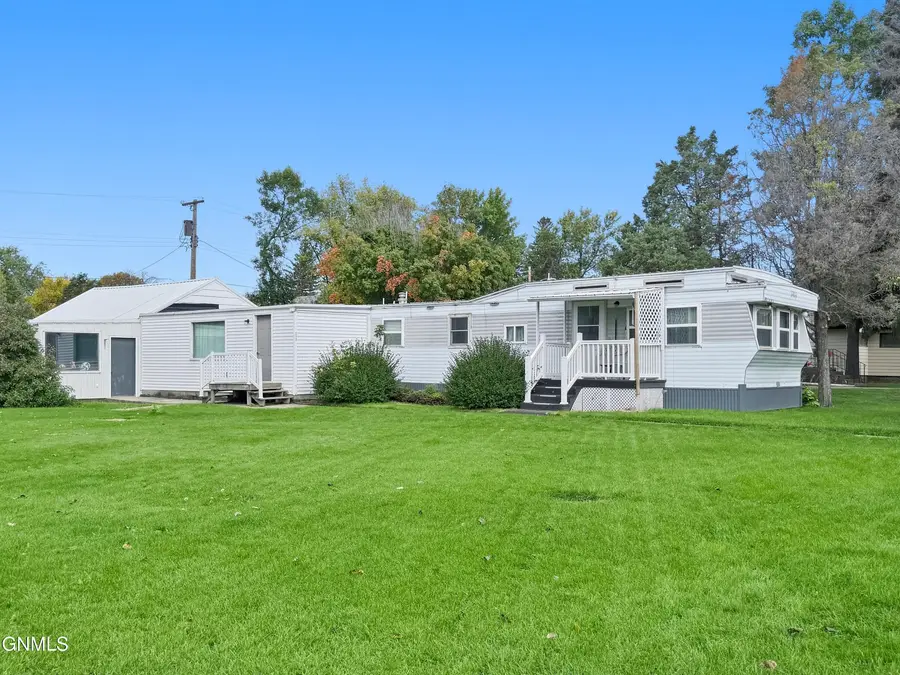213 Elm Avenue S, Fessenden, ND 58438 - #3