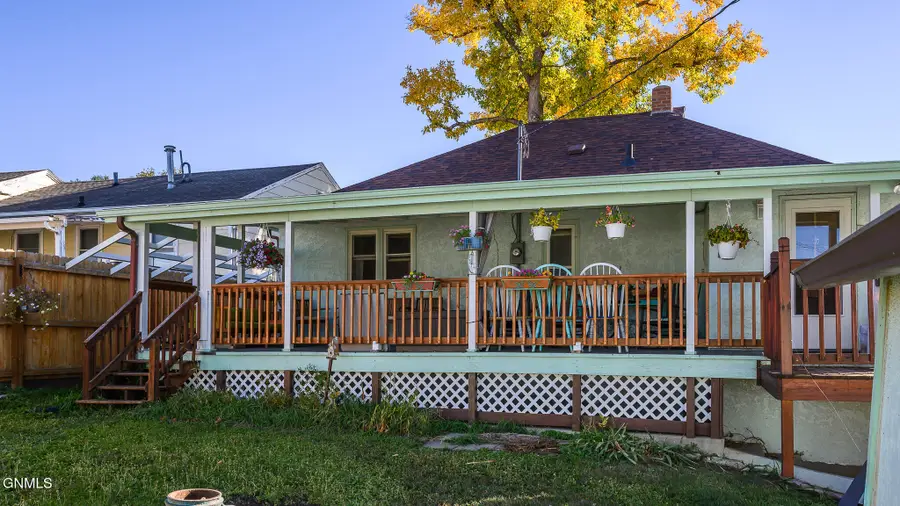 809 6th Avenue Nw, Mandan, ND 58554 - #3