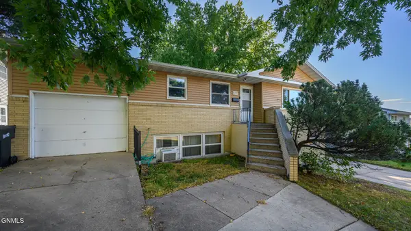 1717 15th Street, Bismarck, ND 58501
