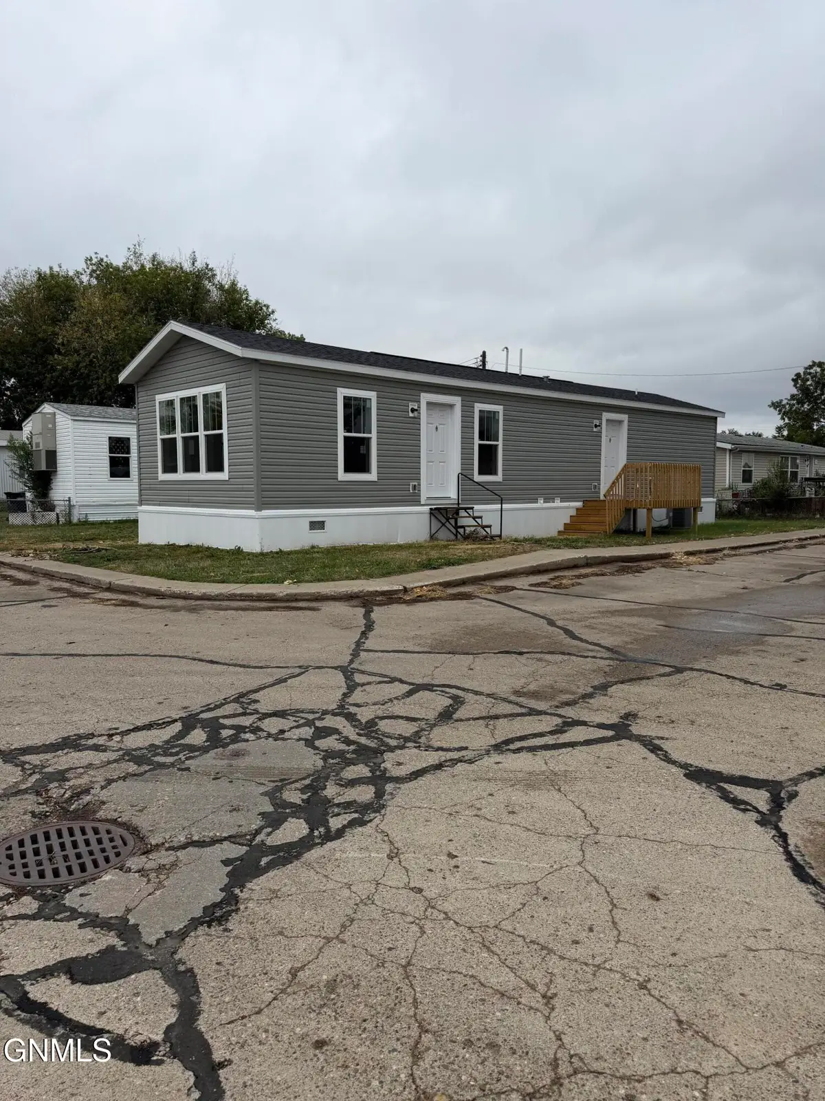 703 6th Avenue Se #C1, Mandan, ND 58554 - #1